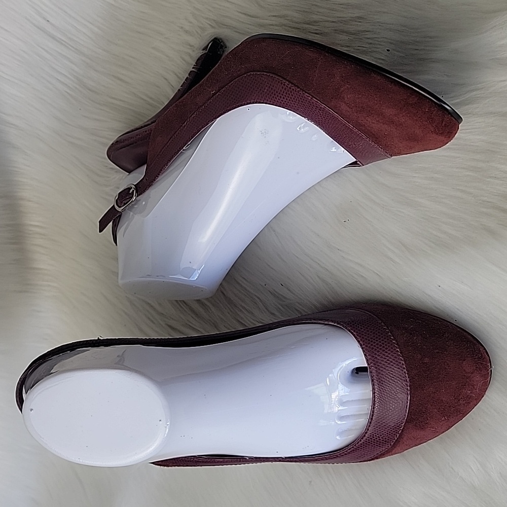 BANDOLINO Burgundy Plum Suede Embossed Slingback Office Preppy Round Toe Heels 9